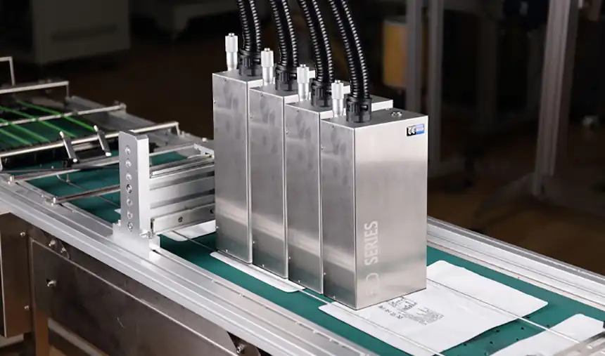 Multi-head printing seamless splicing Multi-head printing seamless splicing